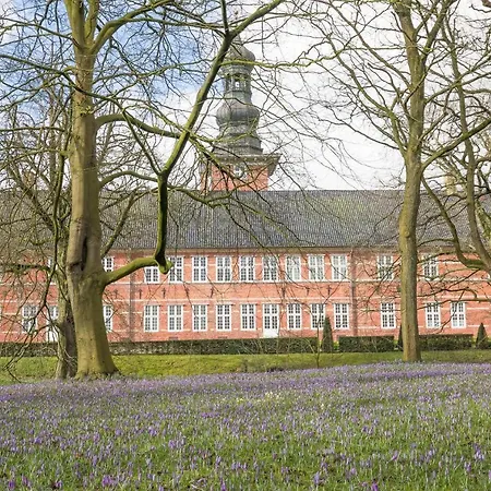 Haus Antine Am Schlosspark * 후줌